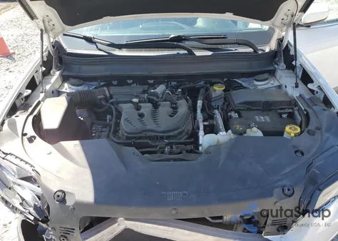 2019 Jeep Cherokee Latitude Plus 4X4 from USA, damaged, VIN 1C4PJMLX4KD252308